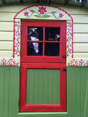 Gypsy vardo detail 2